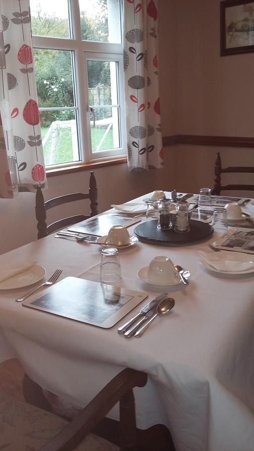 Church End Farm Bed And Breakfast เฮล ภายนอก รูปภาพ